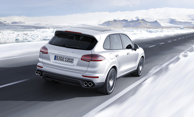 Thanks to a chassis for a more dynamic driving, the Cayenne Turbo S laps Nürburgring in 7:59.74 minutes