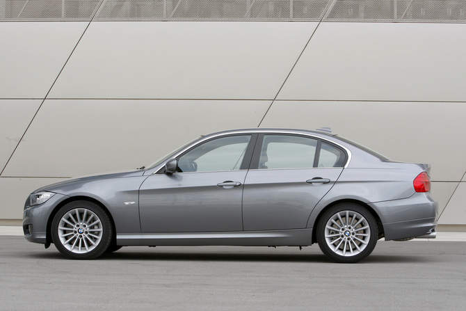 BMW 330d Navigator (E90) LCI