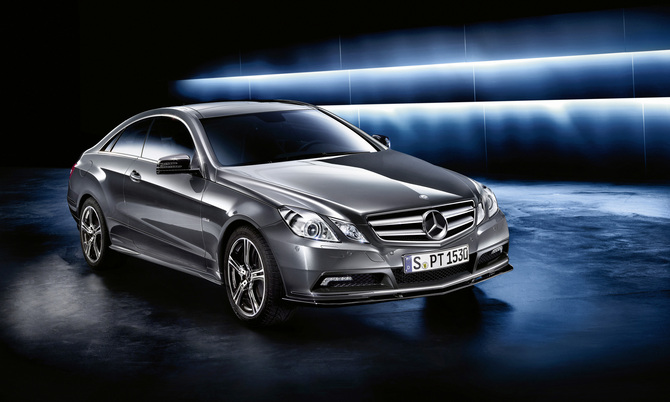 Mercedes-Benz E Coupé 200 CGI BlueEfficiency Auto