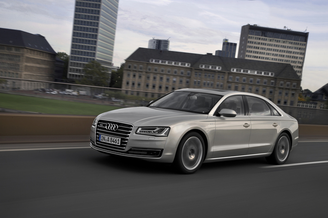 Audi A8 L 4.0 V8 TFSI quattro tiptronic