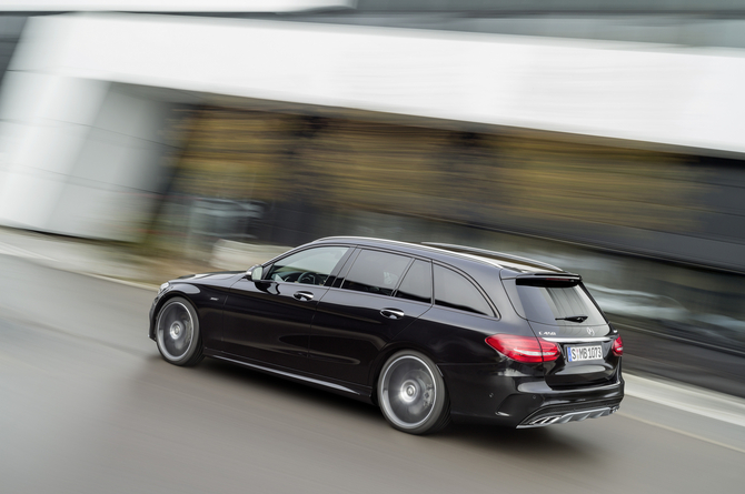 The C450 AMG 4MATIC sedan can reach 100km/h in 4.9 seconds, while the estate version does it in 5.0 seconds