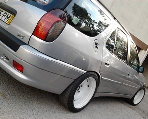 Peugeot 306