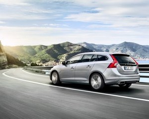 V60 D5 Momentum Geartronic