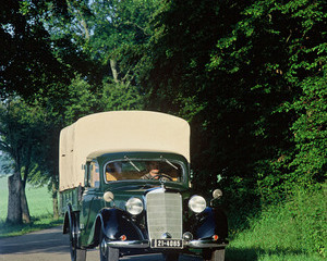 170 V Police patrol car