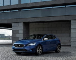 V40 D4 R Design